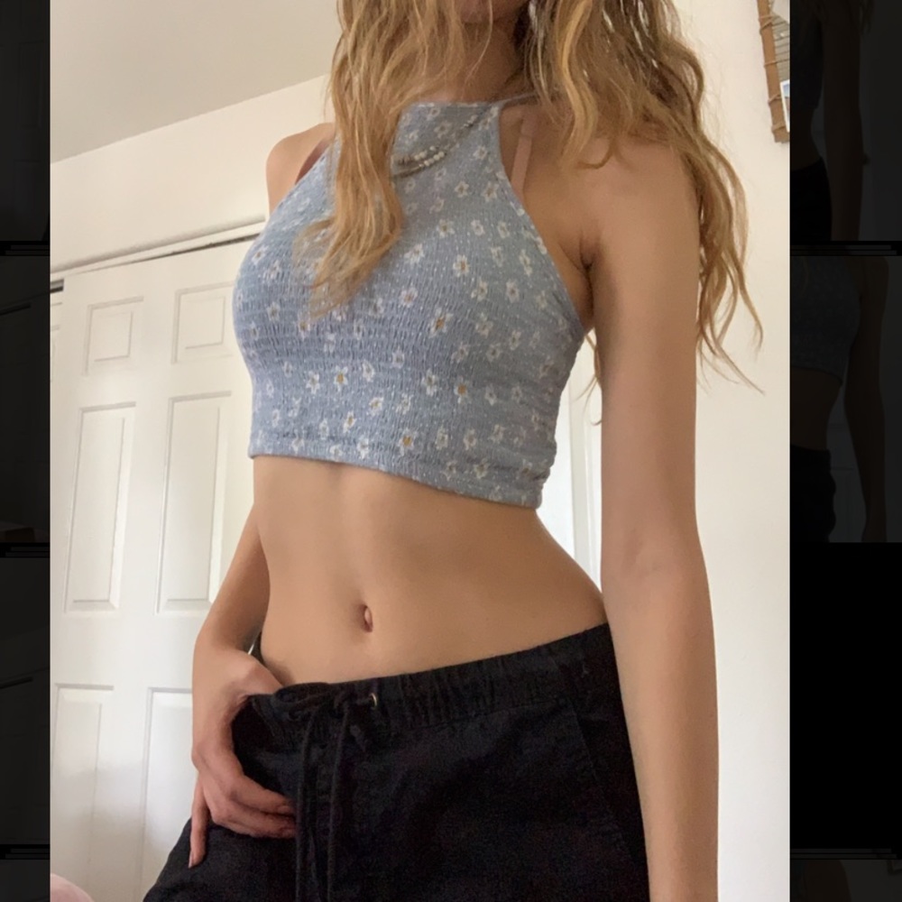 Light blue crop top / white flowers